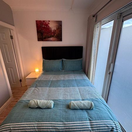 Modern Apartment Good Distance From Dublin City And Airport 4People Exterior photo