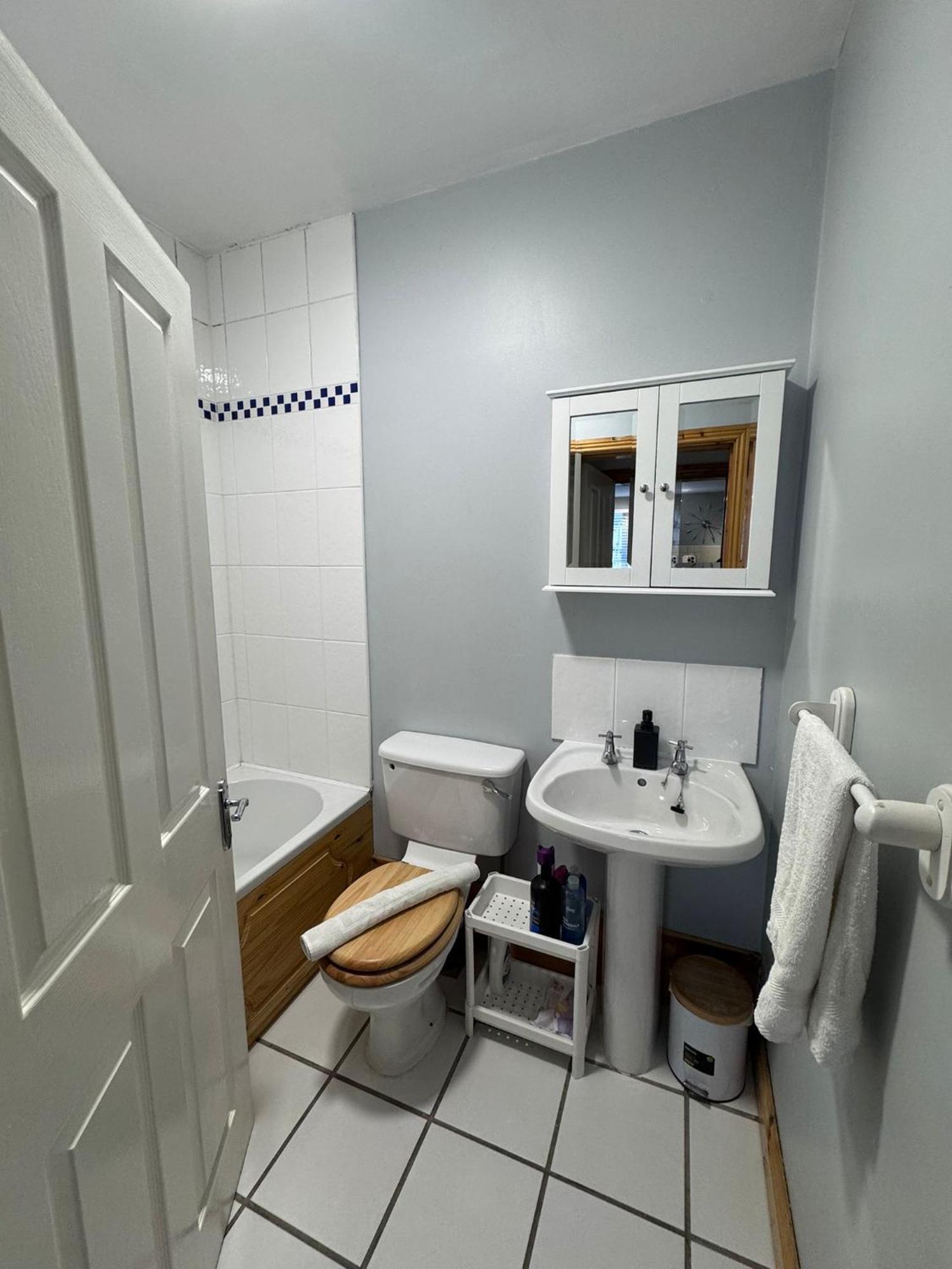 Modern Apartment Good Distance From Dublin City And Airport 4People Exterior photo