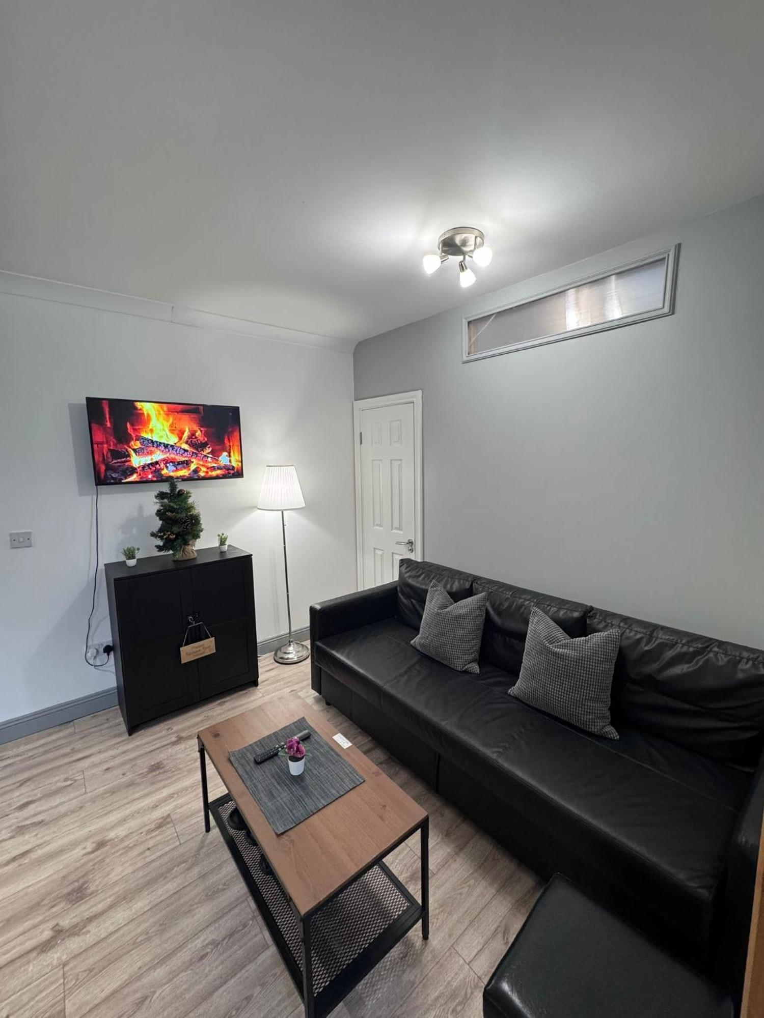 Modern Apartment Good Distance From Dublin City And Airport 4People Room photo